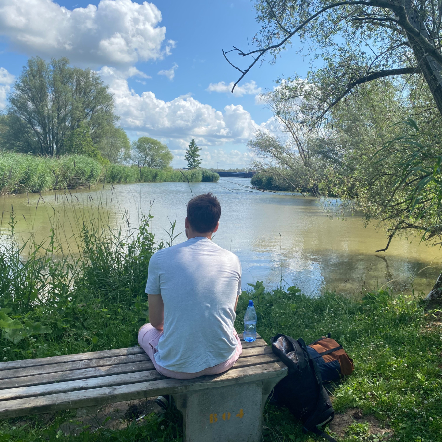 Reizigers Tijdens hun IVN Trektocht in de Biesbosch