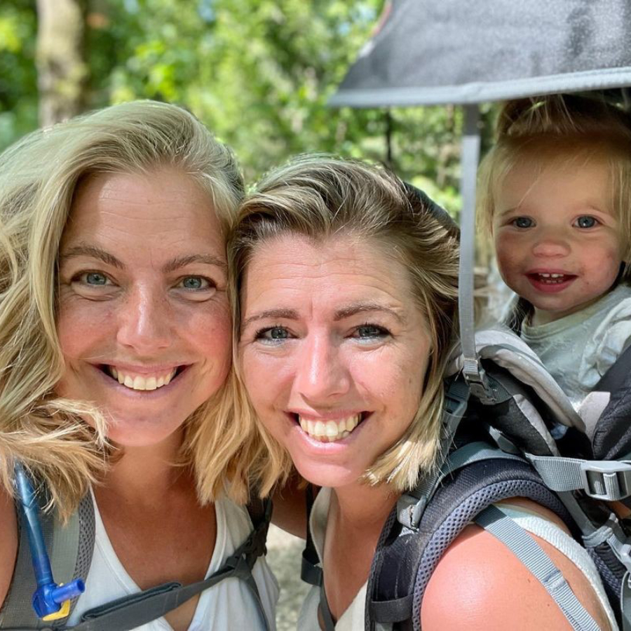 Hannah en Ide tijdens de IVN Trektocht Maashorst